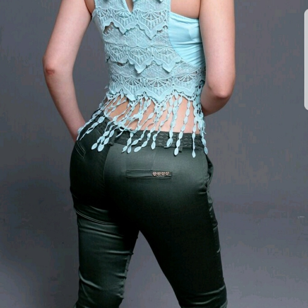 Top - Picture 2 of 2